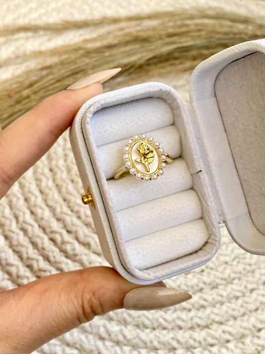 Pearly Flower Ring
