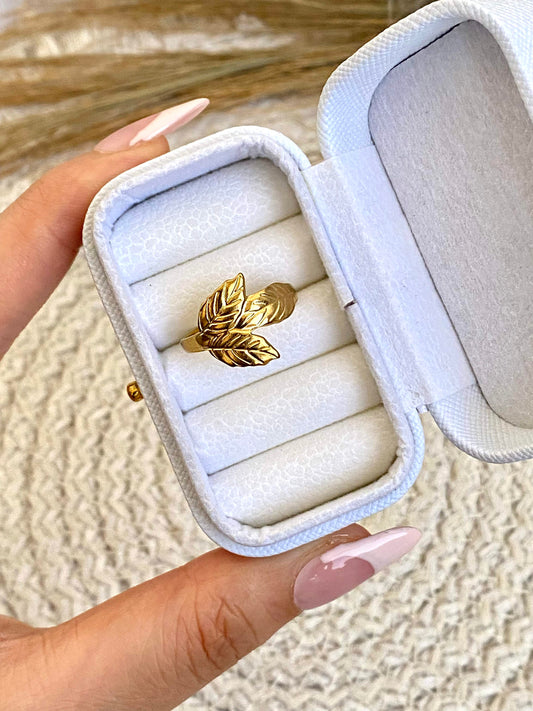 Feather Ring